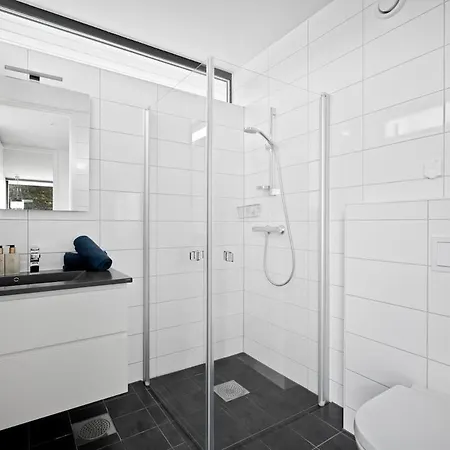 빌라 Ons 2026 Luxury Designer With Private Pond, 4 Bedrooms, 3 Bathrooms *